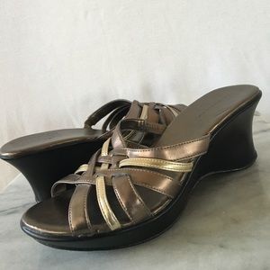 Gold 2 tone wedge sandles