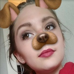 Meet your Posher, Michaela