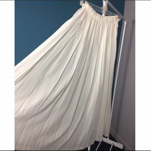 Marisa Christina Classic Skirts - White pleated maxi dress Marisa Christina Classic Skirts - White pleated maxi dress