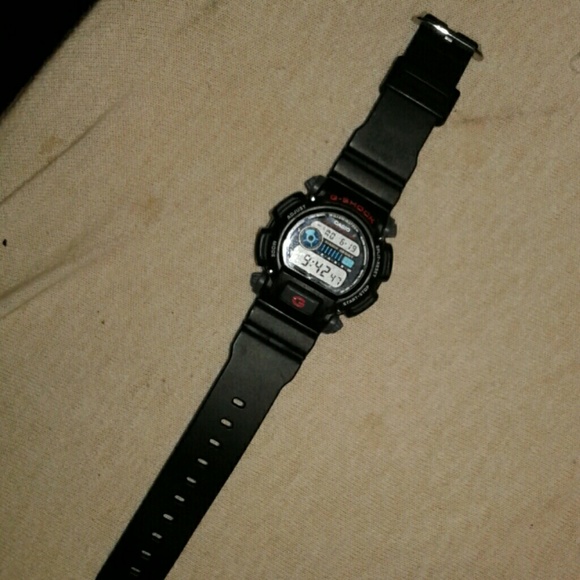 Mens black g-shock - Picture 2 of 2