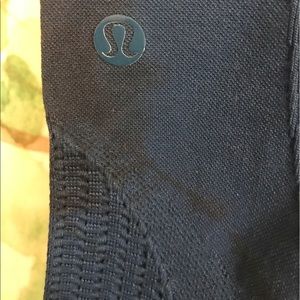 Lululemon Teal/Black Tie Dye 6 Cropped Pant NWOT.