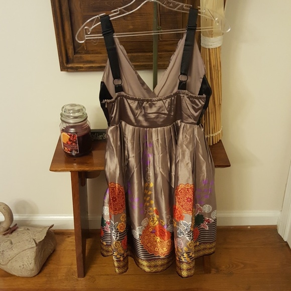 Beautiful boutique dress NWT - Picture 5 of 8