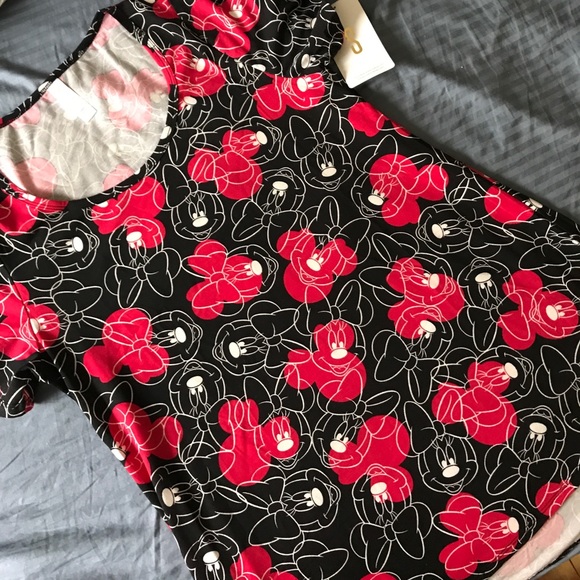 LuLaRoe Tops - Lularoe Disney NWT Small Classic T Black and Pink