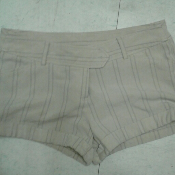 Tan shorts - Picture 1 of 2