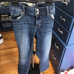 medium wash cropped jeans