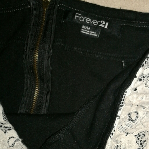 Forever 21 Lace skirt - Picture 2 of 2