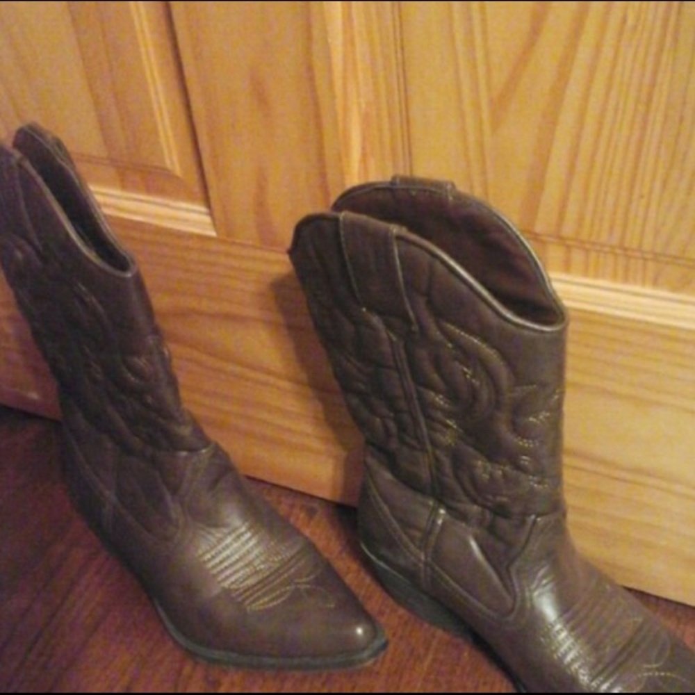 Women's Cowboy Boots Brown Size 7.5 Mossimo