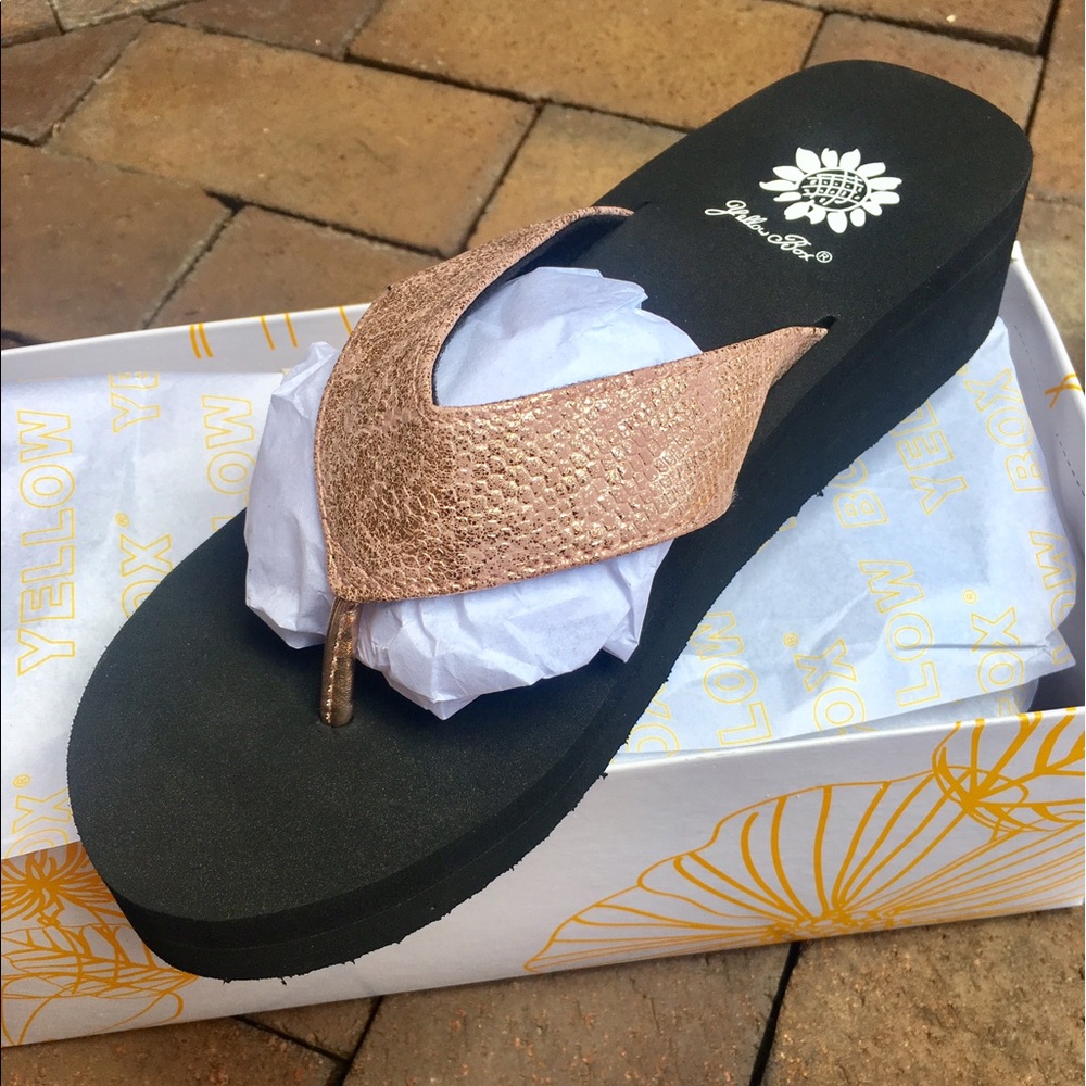 NIB Yellow Box Rose Gold Pearle Sandal