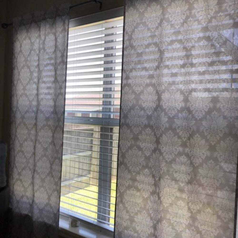 4 curtain panels
