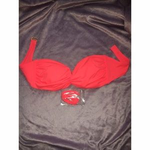 NWOT Victoria's Secret twist bandeau bikini top