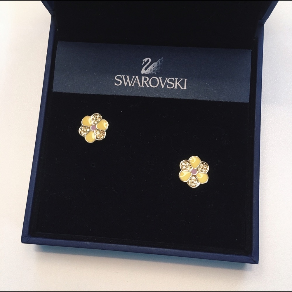 Swarovski NEW gold/yellow stud earrings