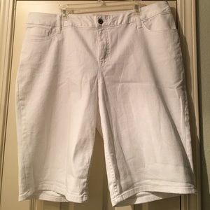 St John's Bay Shorts ***NWT***