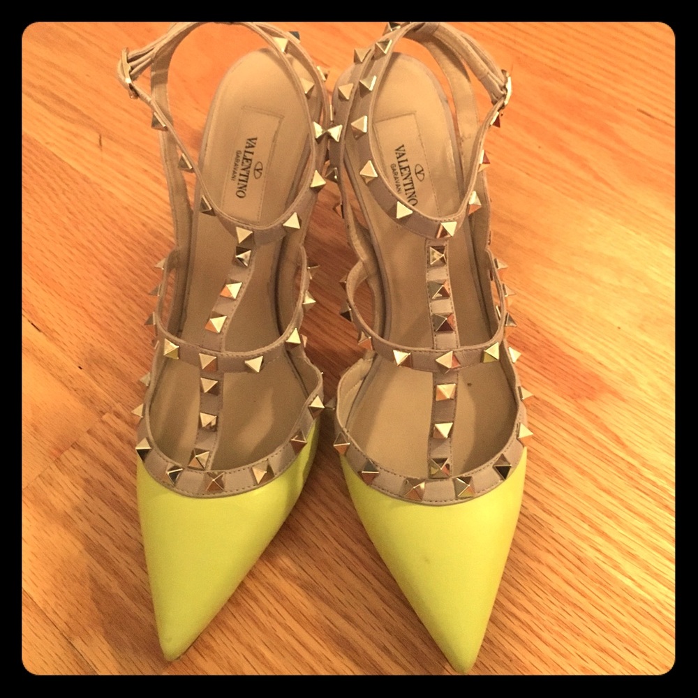 Authentic acid green Valentino rockstud pumps