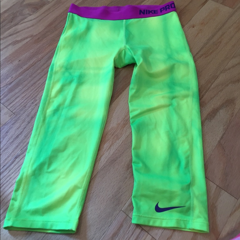 Workout capris Nike small