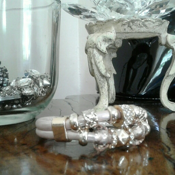 Pink bangle. - Picture 3 of 3