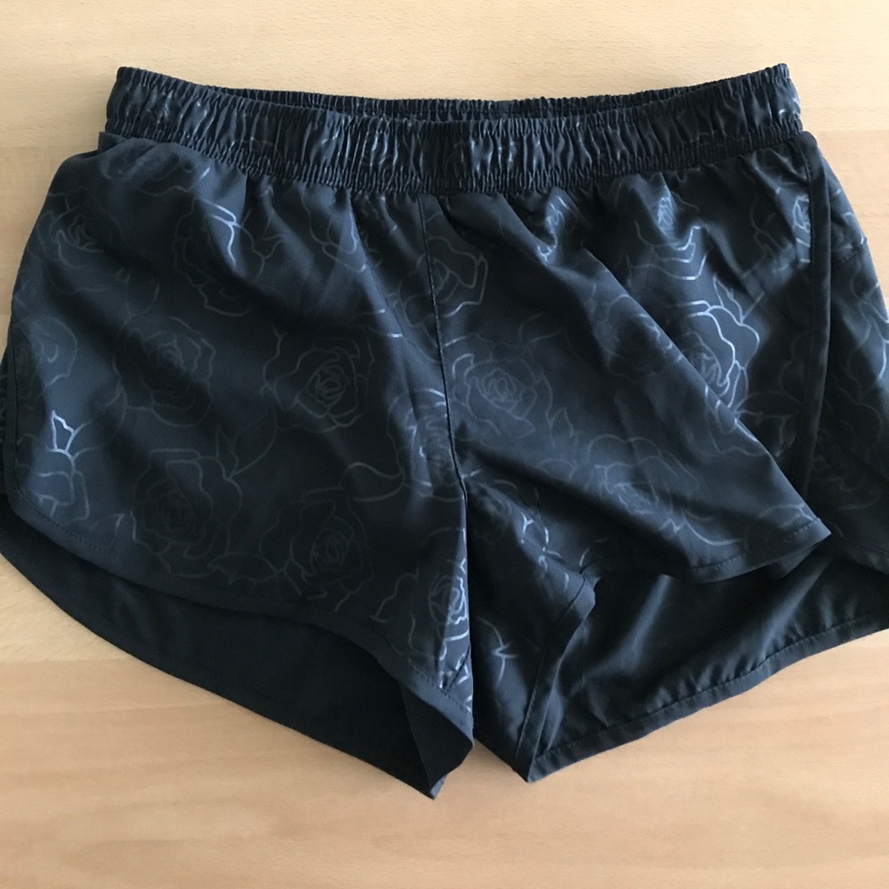 Old Navy Active shorts, black embossed roses, Sz S