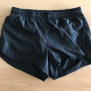Old Navy Active shorts, black embossed roses, Sz S