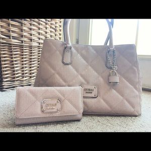 Guess purse with matching wallet