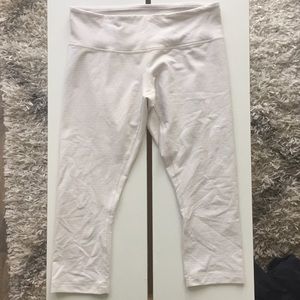 Lululemon Crop (Tan and White)