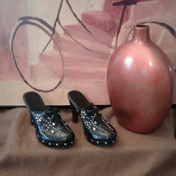 Studded Clogs - Picture 1 of 3