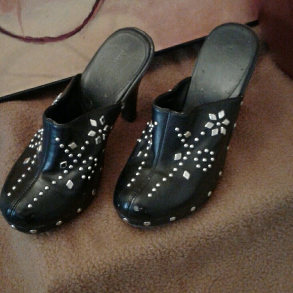 Studded Clogs - Picture 2 of 3