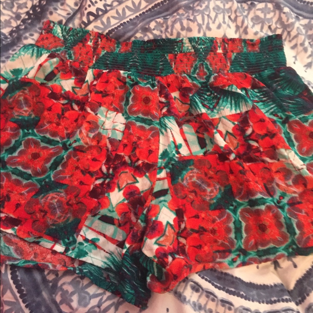 Floral flowy shorts