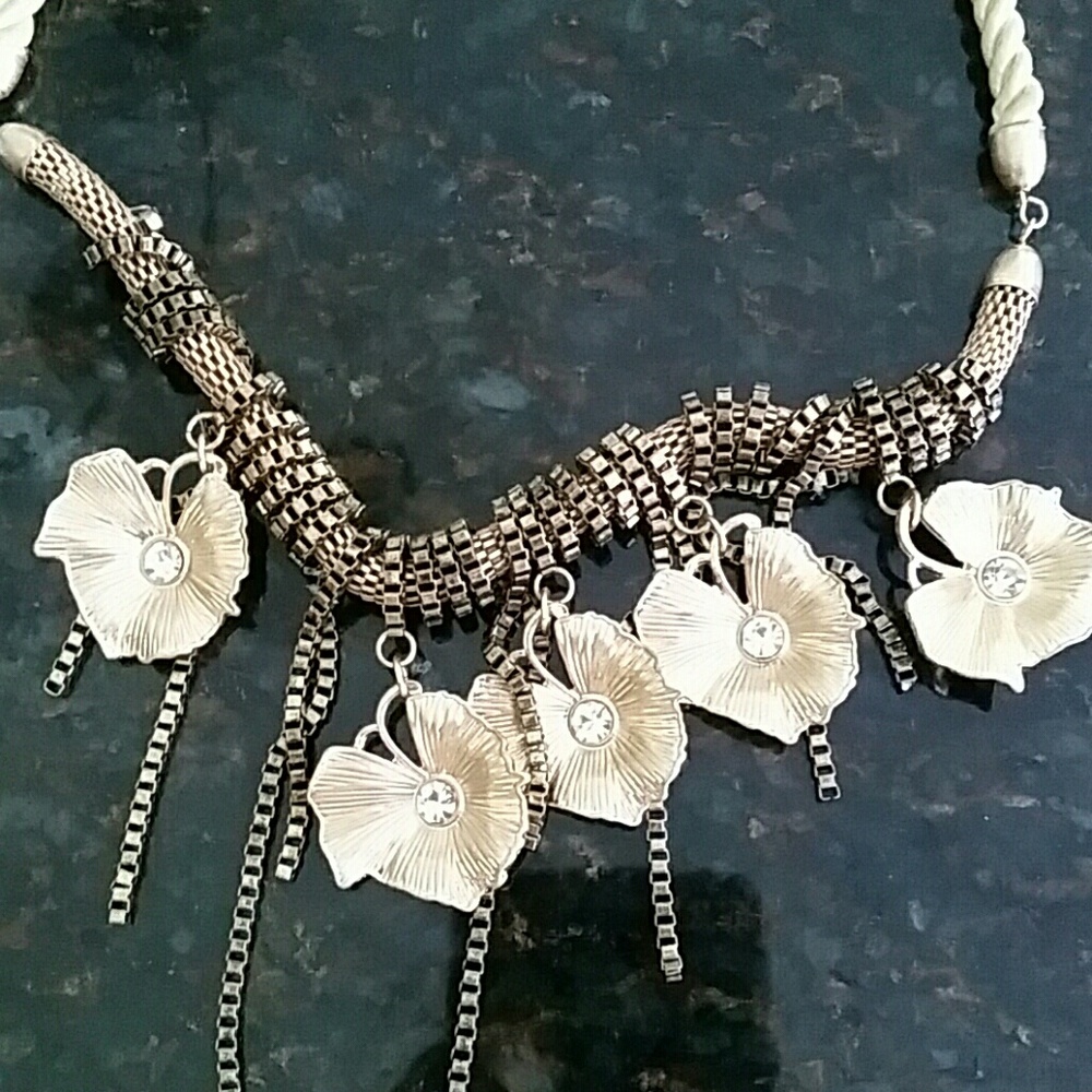 Statement necklace