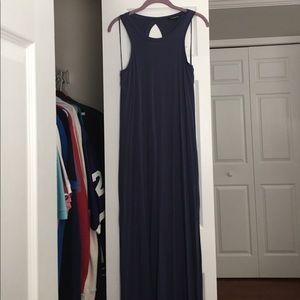Maxi dress with slit and key hole