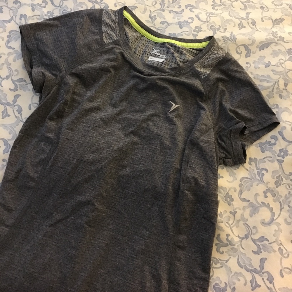 Old navy workout t-shirt