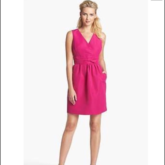 Taylor Dresses Dresses & Skirts - Taylor cocktail sleeveless dress