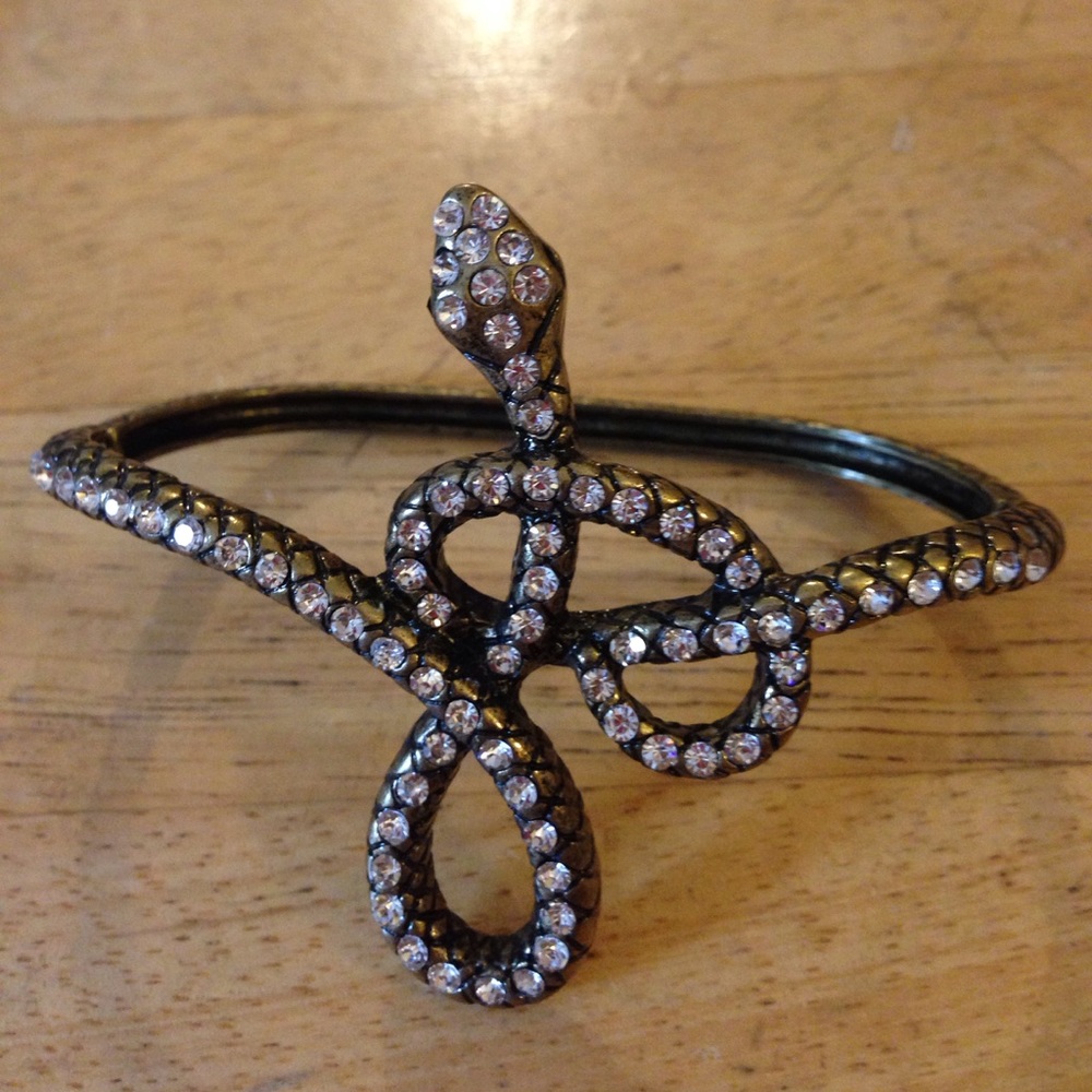 Egyptian hand palm stretch bracelet