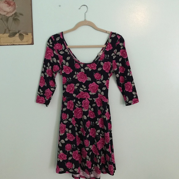 Adorable 3/4 Sleeve Floral Mini Dress - Picture 2 of 7