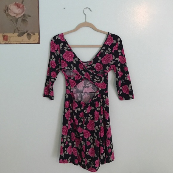 Adorable 3/4 Sleeve Floral Mini Dress - Picture 3 of 7