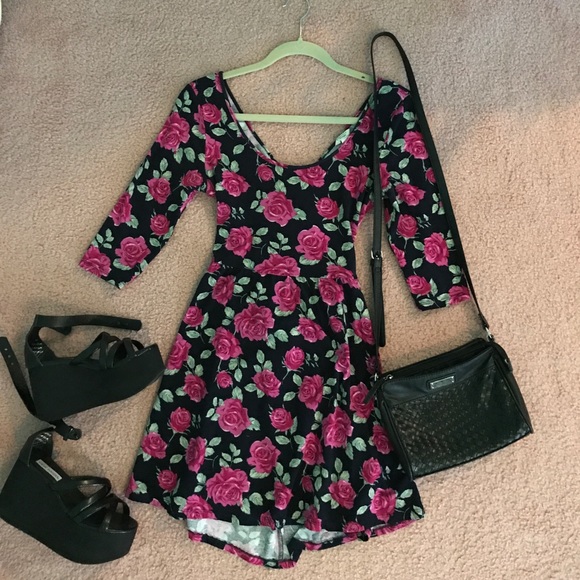 Adorable 3/4 Sleeve Floral Mini Dress - Picture 4 of 7