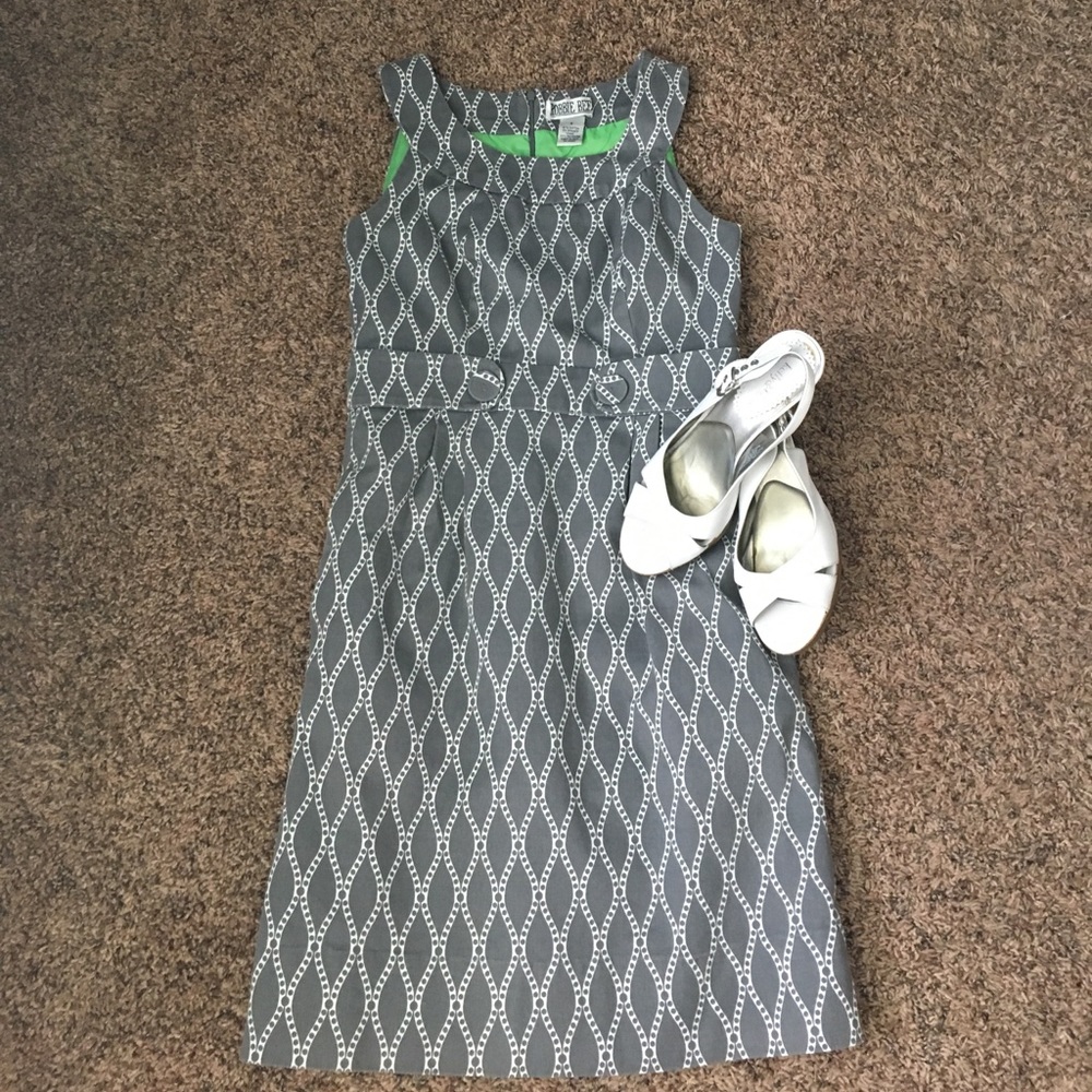 Gray and white dress with pockets!