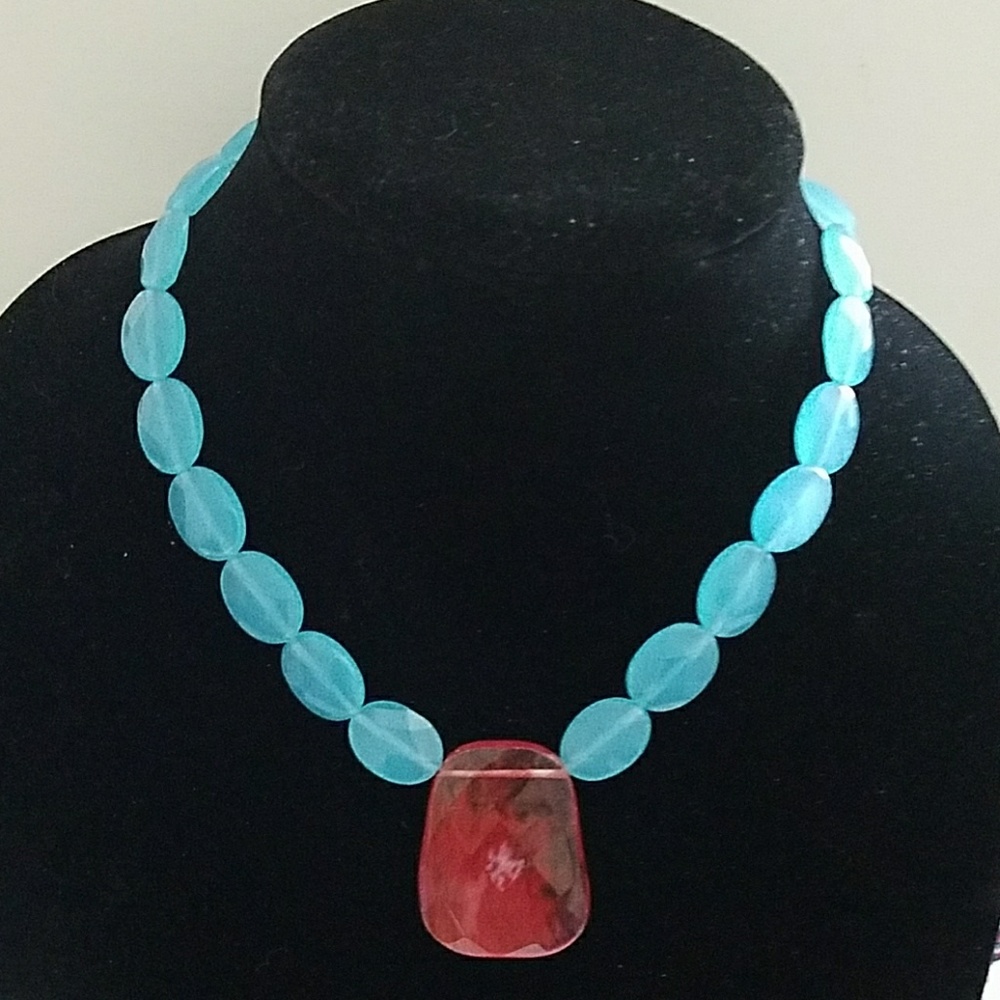 Neclace with semi precious stones