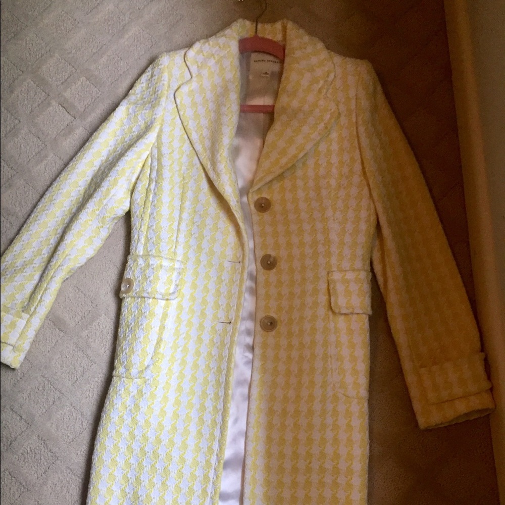 Yellow houndstooth coat