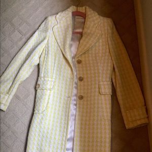 Yellow houndstooth coat