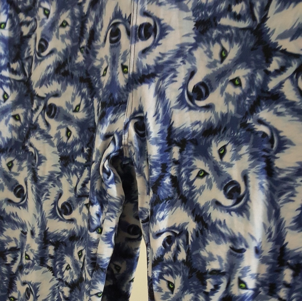 ❌SOLD❌MAKE AN OFFER!!! BNWT Lularoe OS Blue Wolves