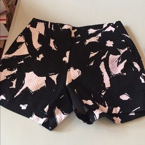 Banana Republic Petite Blk n white shorts