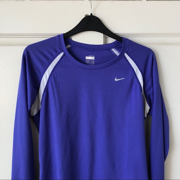 Nike Tops - Nike Long Sleeve Workout Top