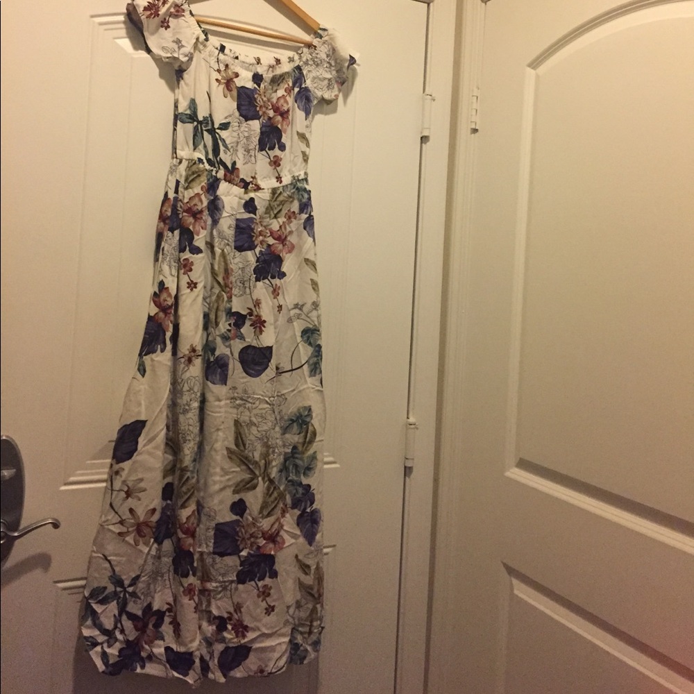 LAST ONE*Maxi dress w built in romper* PRICE FIRM* - Picture 5 of 6