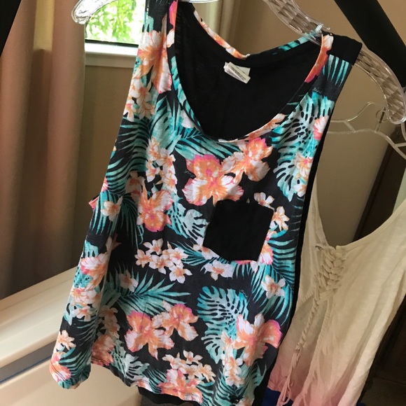 PINK Victoria's Secret Tops - VS PINK FLOWER TANK