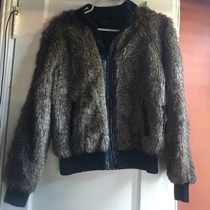 NWT Vertigo Faux Fur Coat Jacket sz L