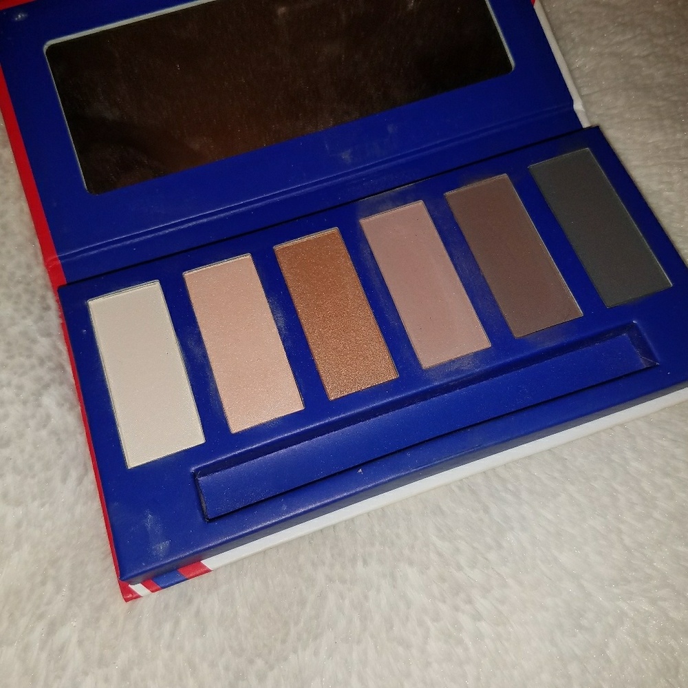 Makeup bundle💄 - Picture 2 of 4