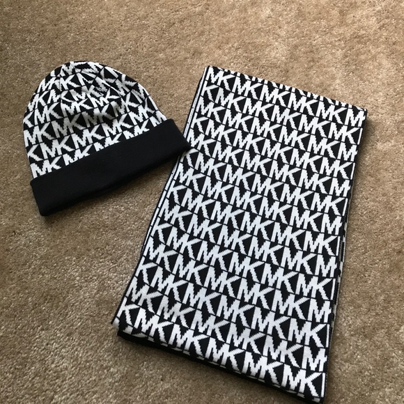 MICHAEL Michael Kors Accessories - Michael Korrs winter set MICHAEL Michael Kors Accessories - Michael Korrs winter set