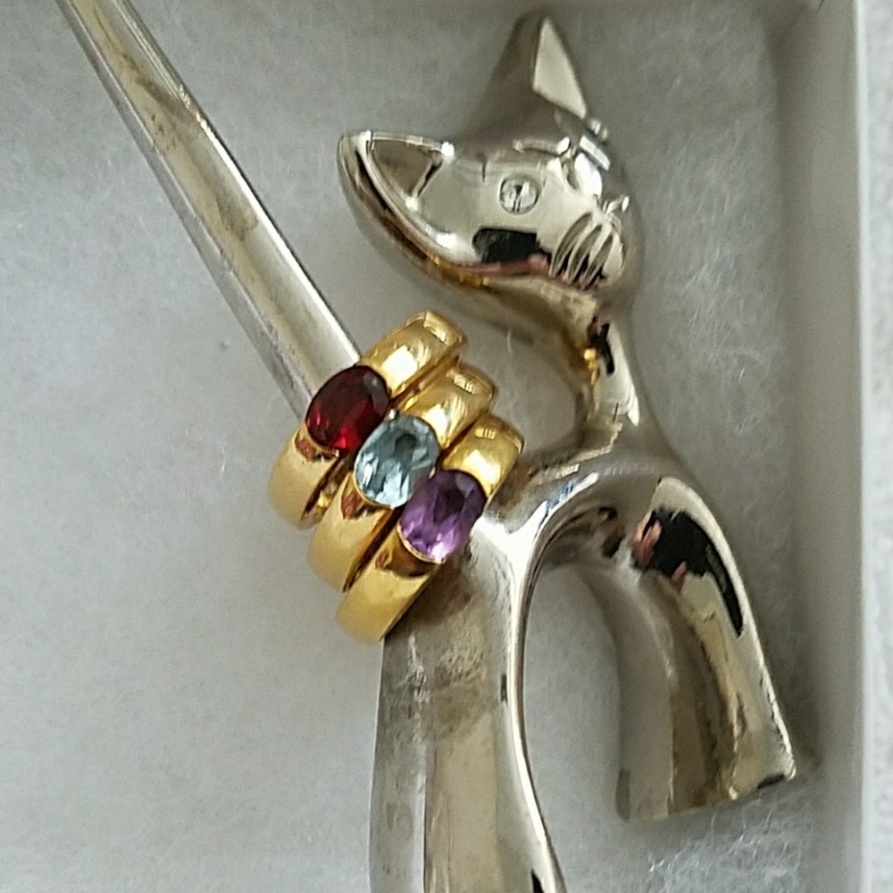 Rings in gold tone