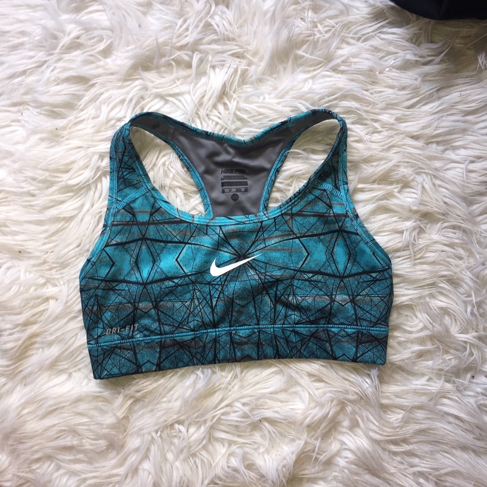 Nike pro sports bra