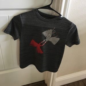 Boys under armour size small shirt