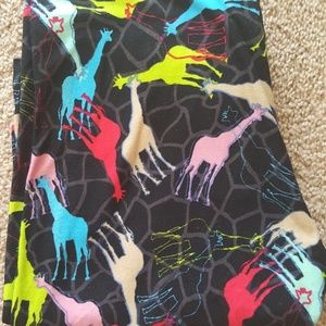 LuLaRoe OS giraffe Leggings
